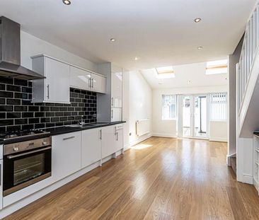 2 bedroom terraced house to rent - Photo 6