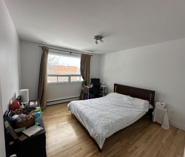 4 1/2 situé à Ste-Foy, A/C, Internet, stationnement - Photo 2