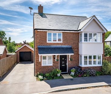 Waring Crescent - Photo 2