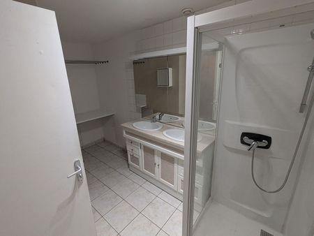 Location Maison 4 pièces 75m² - Photo 4