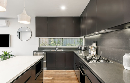 STUNNING HOME IN FANTASTIC SOUTH MELBOURNE LOCATION - Photo 4