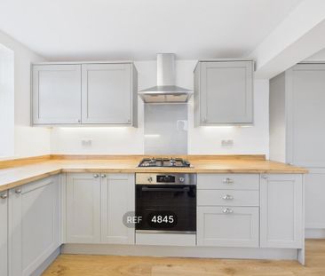 2 bedroom semi-detached house to rent - Photo 3