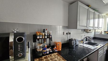 1 bedroom flat to rent - Photo 4