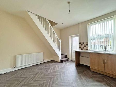 Milnrow Road, Shaw, OL2 - Photo 4