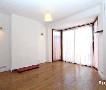 4 bedroom semi-detached house to rent - Photo 6