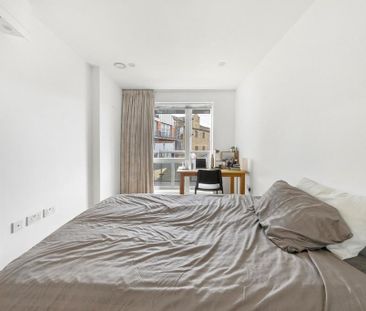 2 bedroom flat to rent - Photo 2