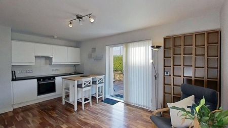 3 bedroom flat to rent - Photo 2