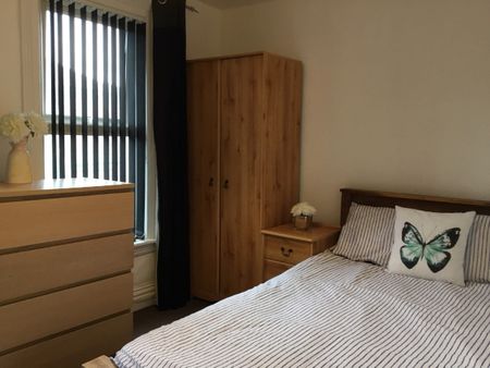 298 HUBERT ROAD - Photo 2