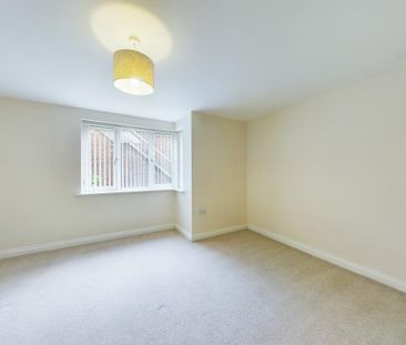 1 bedroom ground floor flat to rent - Photo 4