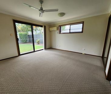 Blue Chip Position House in Burleigh Waters Cul De Sac - Approx 500... - Photo 1