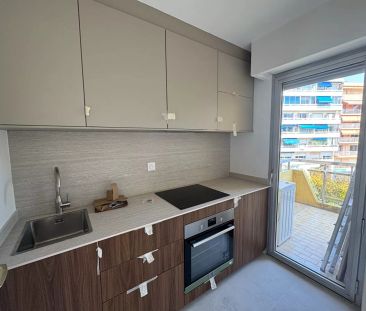 CROS DE CAGNES : Beau studio avec parking rénové - Photo 1