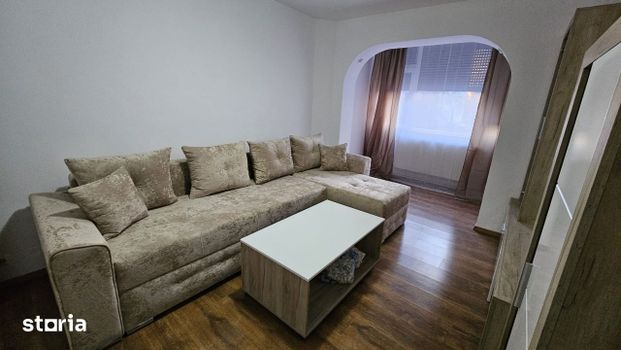 3 camere semidecomandate Str.Miron Costin - Fotografie 1
