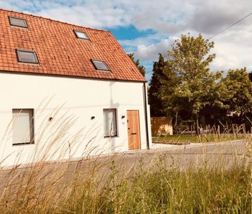Landelijk gelegen volledig vernieuwde woning met garage en uitweg a... - Photo 4