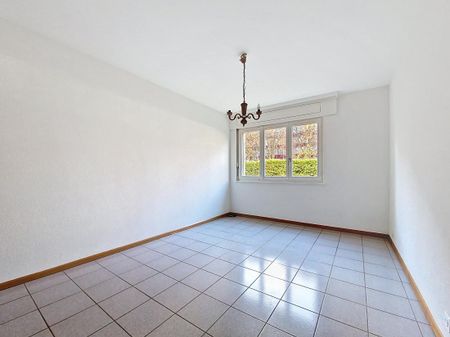 Sion, appartement 4.5 pièces au rez avec jardin et place de parc intérieure - Photo 5