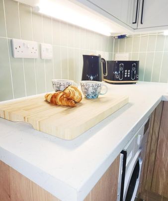 3 bedroom flat to rent - Photo 1