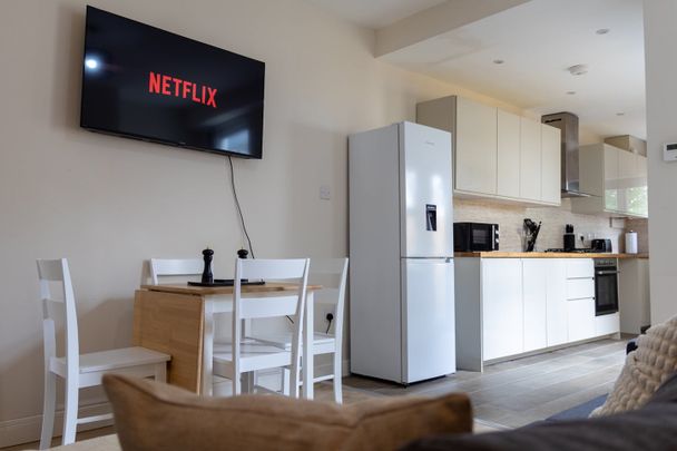 4 Bed Terraced House, Northfield Road, CV1 - Photo 1