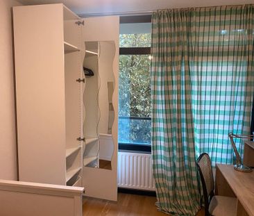 WG Zimmer mit dem Balkon 50858 - Photo 1