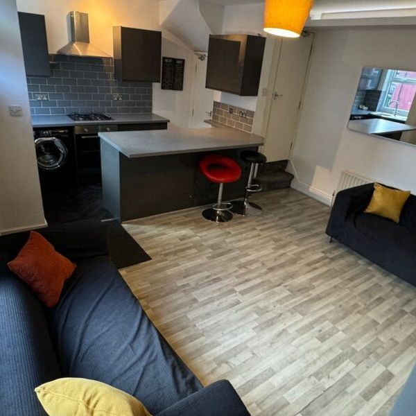 Harold Grove, Hyde Park, Leeds, LS6 1PH - Photo 1