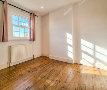 2 bedroom end of terrace house to rent - Photo 3