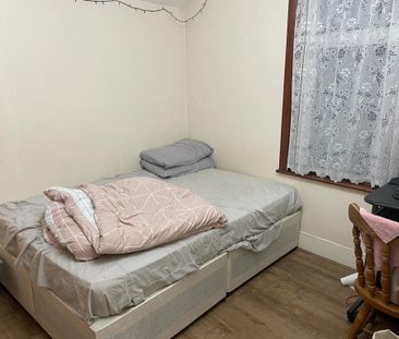 Room in a Shared House, Plashet Road, E13 - Photo 2