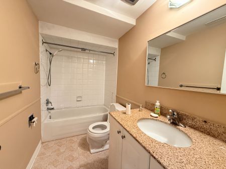 For Lease - 6 Romanway Crescent, Toronto, Ontario - Photo 3