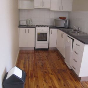 Furnished unit in the heart of town - Photo 2