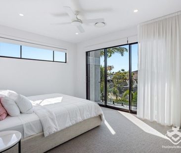 Stunning, Fully Furnished, Ready to move in, short term leases avai... - Photo 5