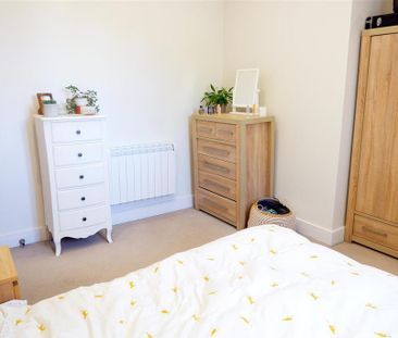 1 bedroom retirement property to rent - Photo 4