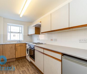 2 bed Flat for Rent - Photo 1
