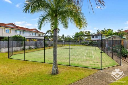 3 Bedrooms Resort Style Townhouse in Thorneside - Photo 2