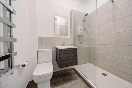 Sunbury, Surrey, TW16 - Photo 4