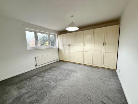 4 bedroom detached house to rent - Photo 4