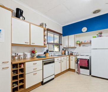 Classic White Picket Fence Home! - Photo 3