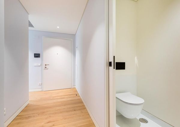 2 Bedroom Apartment with a view, Largo do Rato, Lisboa