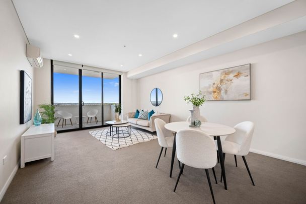 Modern Apartment in Prime Location with Breathtaking Views - Photo 1