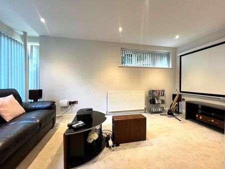 4 bedroom detached house to rent - Photo 2