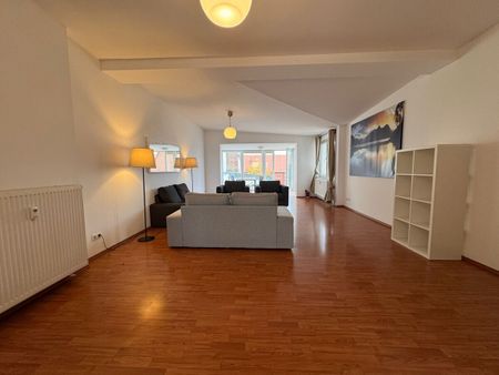 Schönhauser Allee: Dachgeschoss, 3-Zi, 2 Bäder + Terrasse, 137 m² möbliert per SOFORT zu VERMIETEN - Photo 5