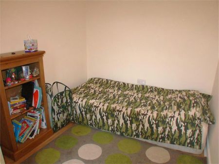 3 bedroom House To Let - Photo 4