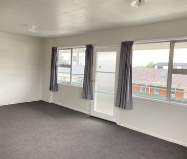 Tidy Upstairs 1-Bedroom Unit for Rent in Hamilton East – $350/Week ... - Photo 1