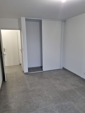 Location Appartement 3 pièces 67m² BRIGNOLES 83170 - Photo 2