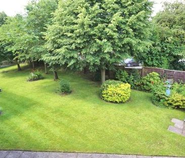 Pickenham Close, Macclesfield, SK11 - Photo 2