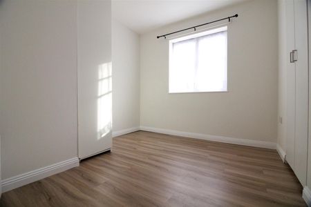 Warwick Road, West Drayton - Photo 2