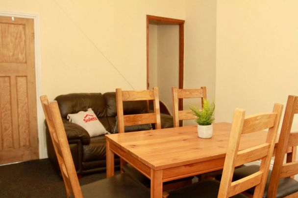 St Leonards Road (3 bed) - Photo 1