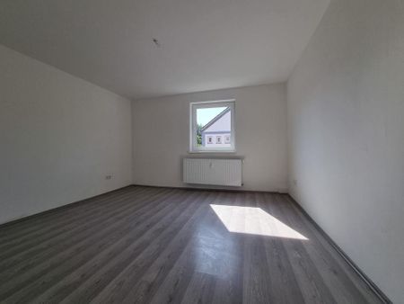 Demnächst verfügbar! Vollständig renovierte 2-Zimmer-Wohnung mit Balkon & modernem Badezimmer in ruhiger Lage - Photo 4