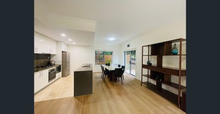 Two Bedroom apartment for rent Easy access to Station - Photo 3