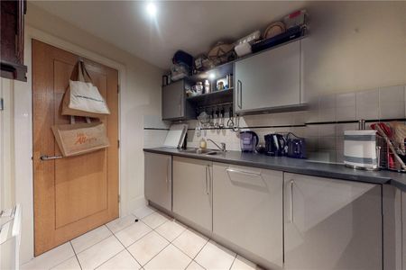 St. George Wharf, London, SW8 2LQ - Photo 5