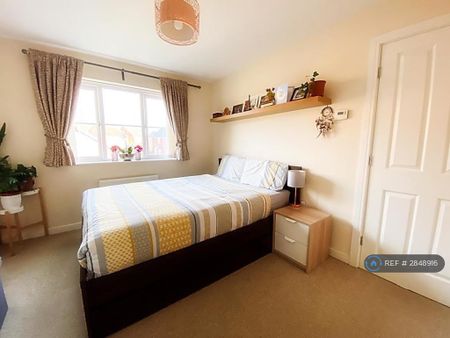 3 bedroom detached house to rent - Photo 4
