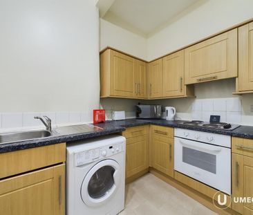 3 bedroom apartment to rent - Photo 2