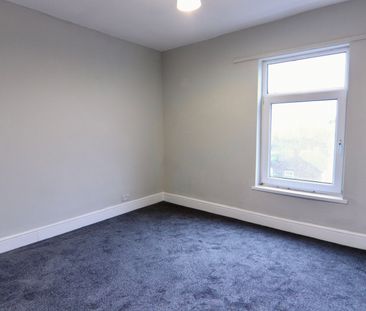 Newly Refurbished 3-Bedroom End Terrace in Popular Royston Location - Photo 2