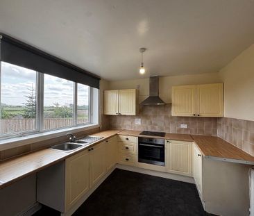 2 bedroom semi-detached house to rent - Photo 6